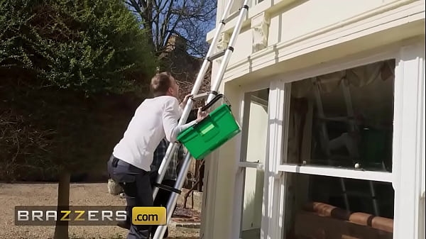 Image BRAZZERS - Sexy Homeowner Kayla Wild Trades Her Cash Tip For A Double Dicking From Window Washers