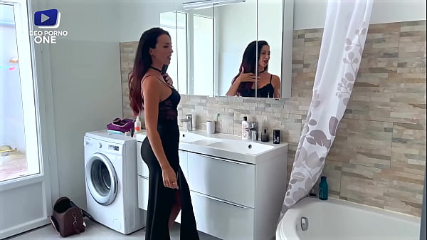 Image Offerte &agrave_ deux hommes bien membr&eacute_s, elle va bien encaisser !