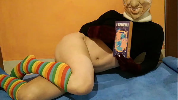 Image unwrapping and showing you my new double dildo that just arrived!