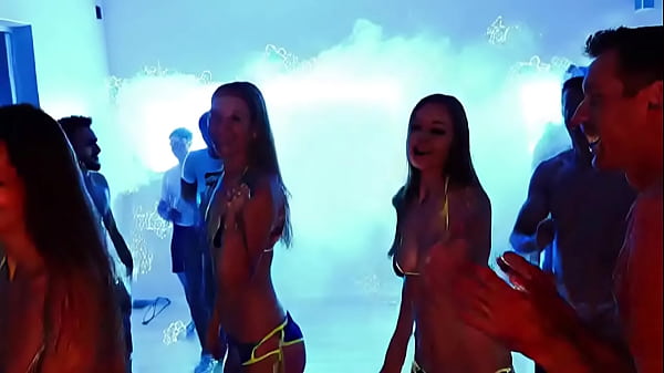 Image Heatwave in Peverly Hills - AI Interactive Video