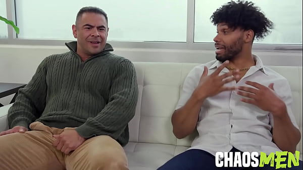 Image Moka Hunk Flip Fucks Latino Jock In Waiting Room