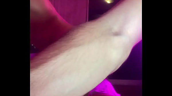 Image Perd&iacute_ la apuesta con el hetero y dej&eacute_ que me folle bien mi culo varias veces y me llene bien de leche - bareback- sem camishina