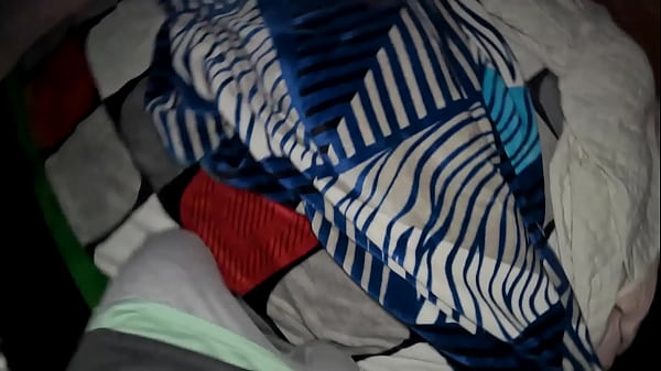 Image Hermanastra de 18 a&ntilde_os con gran co&ntilde_o recibe pene en video porno casero