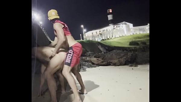 Image ontrei um gostoso na praia e meti rola nele ali mesmo
