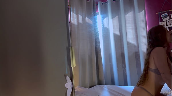 Image Fiquei sozinho em casa com minha cunhada e gozei na boca dela