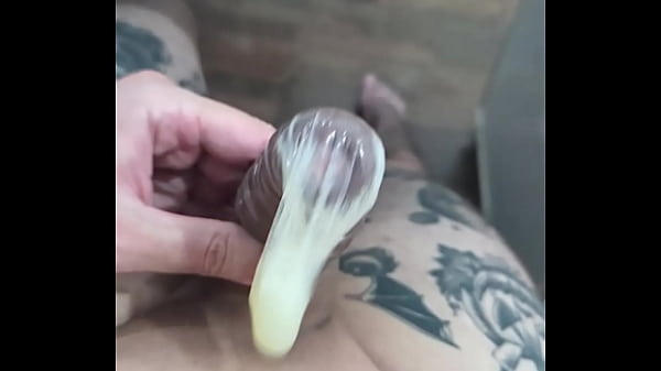 Image CAMISINHA CHEIA DE SEMEN - TOMARIA ESSE LEITE?