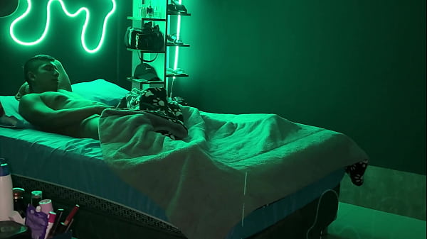 Image Estuvo tan caliente la primera vez con hermanastra que me corri 2 veces