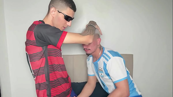 Image ARROMBEI O CU DA PUTINHA E ELA AINDA PEDIU PRA EU GOZAR NA SUA BUNDA.