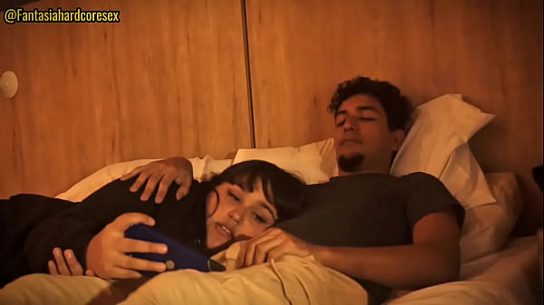 Image Tengo sue&ntilde_o hermanastro, dejame acostarme en tus piernas, pero no metas tu pene en mi boca por favor!!