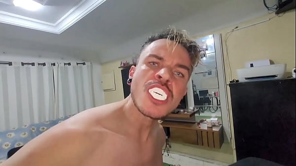 Image Vampiro tatuador me fode gostoso no pelo