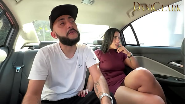 Image TRABAJANDO COMO UBER ME LE COGI LA MUJER A MI CLIENTE MIENTRAS EL MANEJABA POR LA CIUDAD