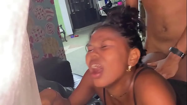 Image me follo el co&ntilde_o de mi hijastra a ver que esta sola en casa