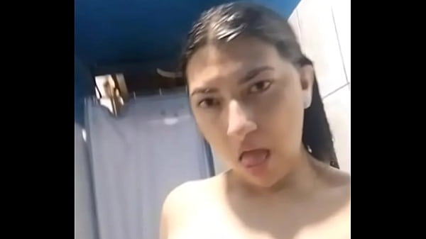 Image ME ESTOY DUCHANDO &iquest_QUIERES VENIR A AYUDARME?