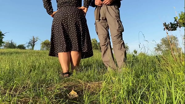 Image My stepmom's pussy peeing outdoors this fall
