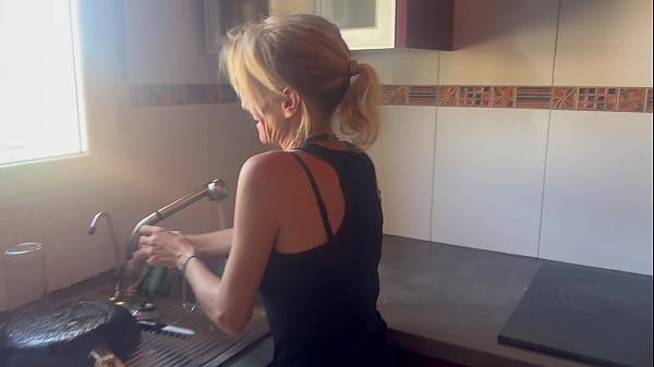 Image I&rsquo_m washing the dishes, whant do you want??... A BLOWJOB - HOT WIFE IN THE KITCHEN