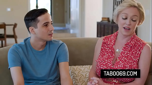 Image Busty stepmom Dee Williams have sex with her stepson to settle quickly in the new family