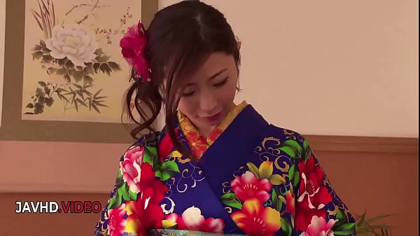 Image Seductive Asian babe in Kimono gives steamy Japanese blowjob live on camera