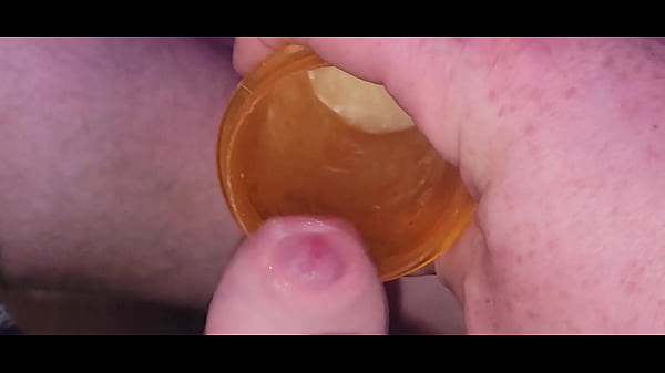 Image MASSAGE GUN AND FROZEN CUM!