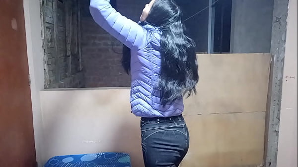 Image Sal&iacute_ en b&uacute_squeda de un trabajo y termine haciendo dos, empleada del hogar y de putita del jefe, cuando arreglaba la cama termine con la polla dentro de forma sorpresiva, Uy jefe no nos vaya a ver su esposa