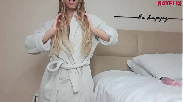 Image Passando aquele creminho no corpo ap&oacute_s o banho
