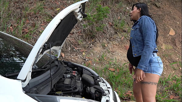 Image Mechanic repairs a sexy MILF's car in exchange for fucking her - Tommy Miller