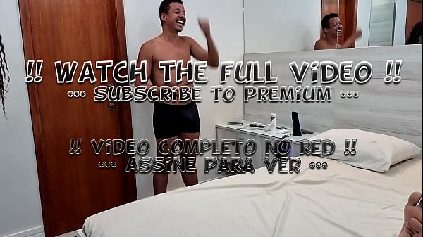 Image Bastidores da grava&ccedil_&atilde_o com a safada Layne Vivi fazendo DP e ganhando muito leite