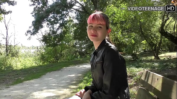 Image cute 18 years Luna does anal porn casting