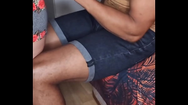 Image Mi hermanastra me chupa la verga y se me sube arriba hasta sacarme toda mi leche
