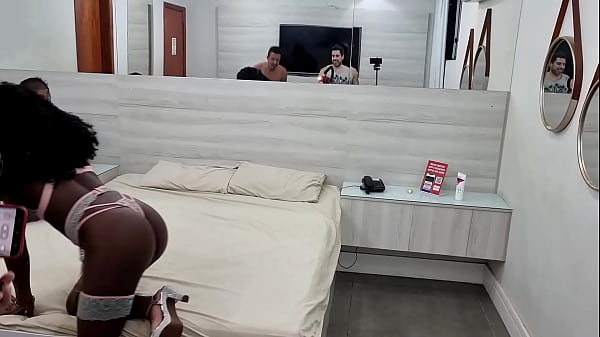 Image Bastidores da grava&ccedil_&atilde_o da novinha safada Alicia Ribeiro fodendo com 2 machos pro Jr Doidera gravar