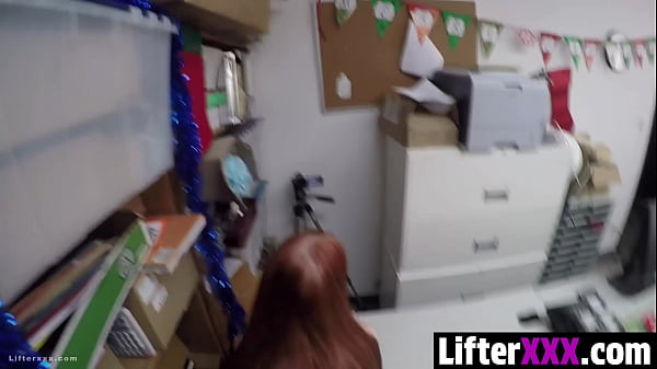 Image The Suspect Is Caught Fighting with Another Consumer Over a Big Black Friday Deal - Lifterxxx