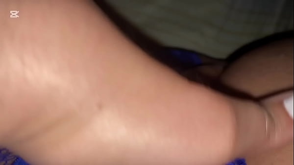 Image Latina curvy masturb&aacute_ndose en POV nocturno - Orgasmo femenino y co&ntilde_o mojado en pantie azul