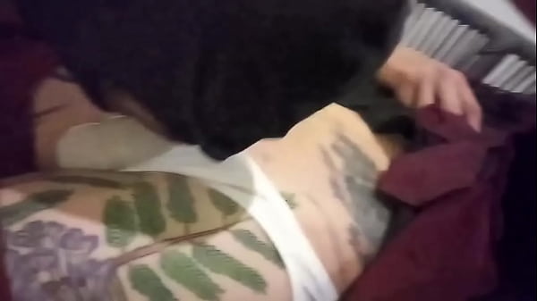 Image Fan virgen chupa bota y pies y traga semen