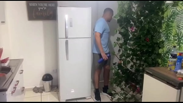 Image Cheguei em casa da academia cheio de tes&atilde_o e resolvi ordenhar e tirar leite do pau