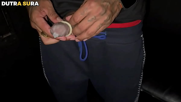 Image Fui no Swing com meu namorado e distribui buceta pra geral - Varios me fodendo no Glory Hole e meu namorado da pica grande me fodendo tambem
