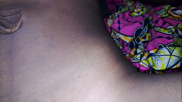 Image Gros cul &eacute_paisse noir d'une petite femme de man&egrave_ge sexe amateur