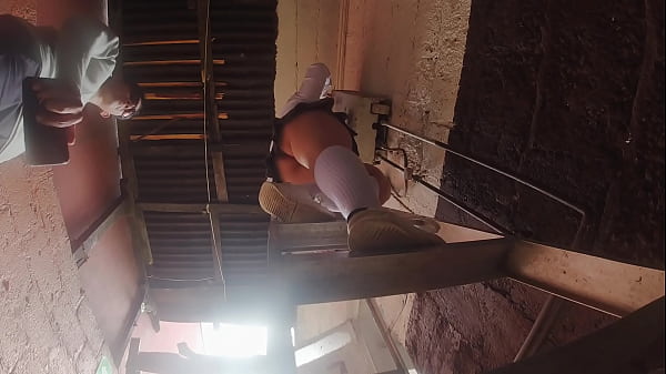 Image profesor hace upskirt a sus estudiantes nalgonas de plomeria y electricidad