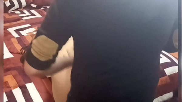 Image Young college girl cheats after party (and her annoying boyfriend desperately tries to call)