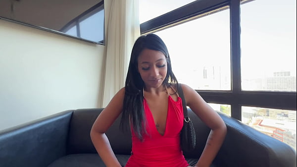 Image Essa morena novinha chupou 2 paus e deu o c&uacute_ numa suruba bem quente