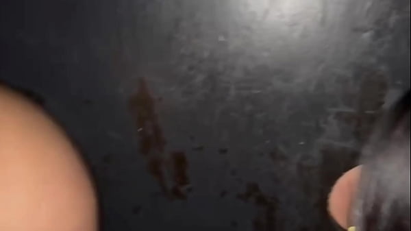 Image Convidei as amigas para chupar rola comigo no gloryhole. Parte final