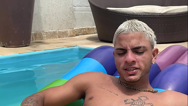 Image Meu amigo me mamou na piscina kkkkkk