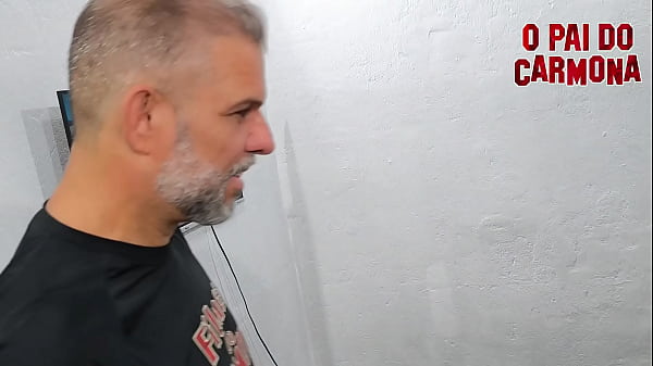 Image Carmona e o seu Pai fazem DP na ruiva gostosa