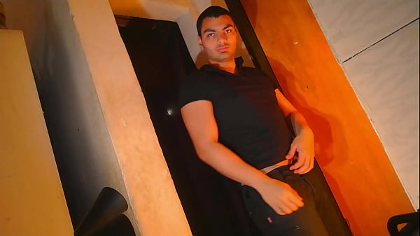 Image Masturbacion de Pene de 18 Cent&iacute_metros - Movimientos p&eacute_lvicos contra la pared - Sexy N&uacute_mero Uno