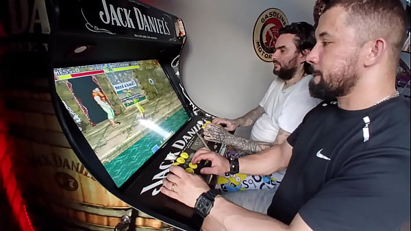Image Dois Jogadores, Uma M&aacute_quina e Muita Adrenalina