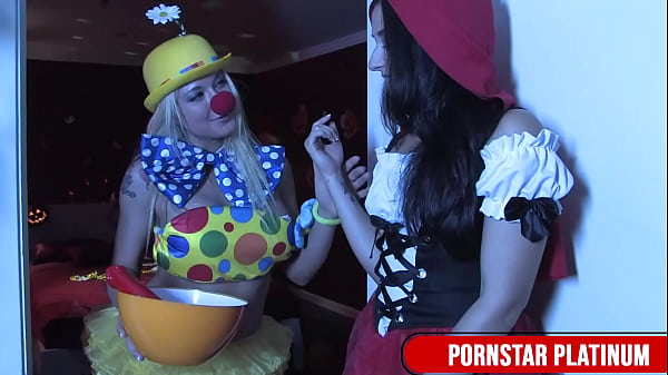 Image Busty Leya Falcon & Sheena Ryder Get Big Dildos Instead Of Treats!