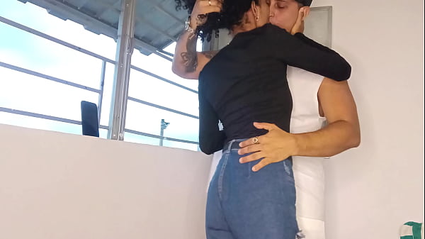 Image Mientras mi hermanastra graba sus videos bailando, yo le voy follando ese rico culito apretadito