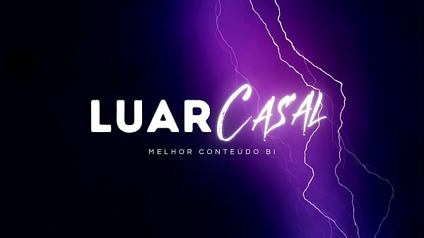 Image corno chega em casa e pega a esposa em flagrante com personal