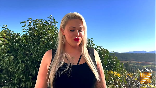 Image Alysha, blonde voluptueuse qui aime les gorges profondes...