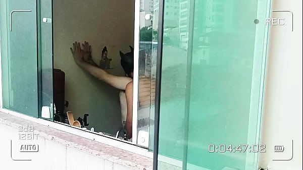 Image C&acirc_mera escondida flagrou o homem morcego tomando conta do garoto prod&iacute_gio (COMPLETO NO RED)