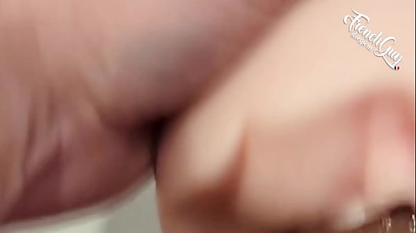 Image Mec fran&ccedil_ais DEFONCE tes TROUS de petite CHIENNE SOUMISE ! (INSULTES & JOI FR)