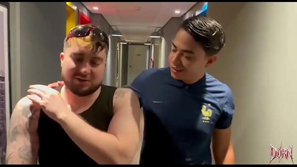 Image Meu amigo me massageou depois do treino pesado (COMPLETO NO RED)